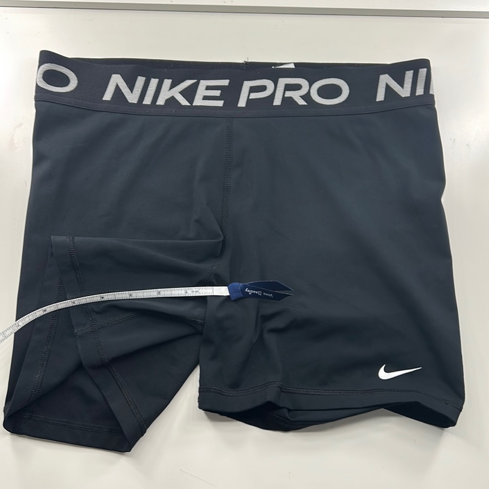Nike Pros 5” Inseam Size Large Black